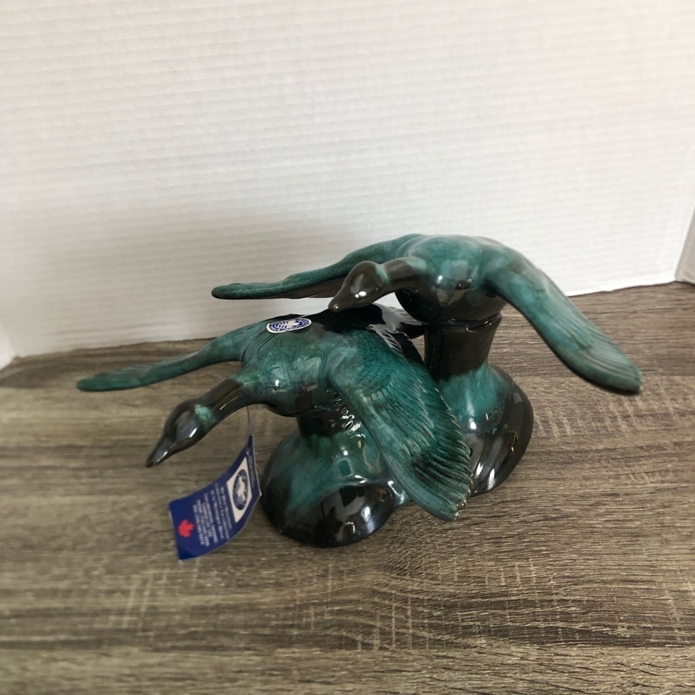 Vtg Blue Mountain Pottery Flying Geese Sculpture